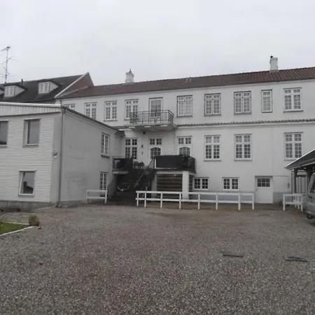 Gamle Praestegard, Vicevaertlejlighed Apartmán Årup